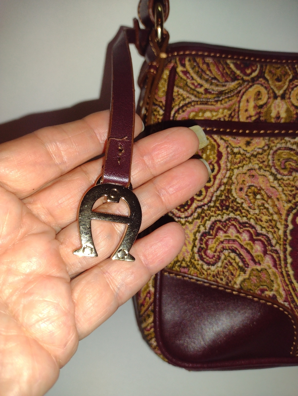 Etienne Aigner Paisley Tapestry Shoulder Bag Brown Faux Leather Trim Charm Clean - Picture 7 of 11